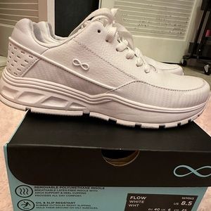 Cherokee Infinity nursing sneakers shoes